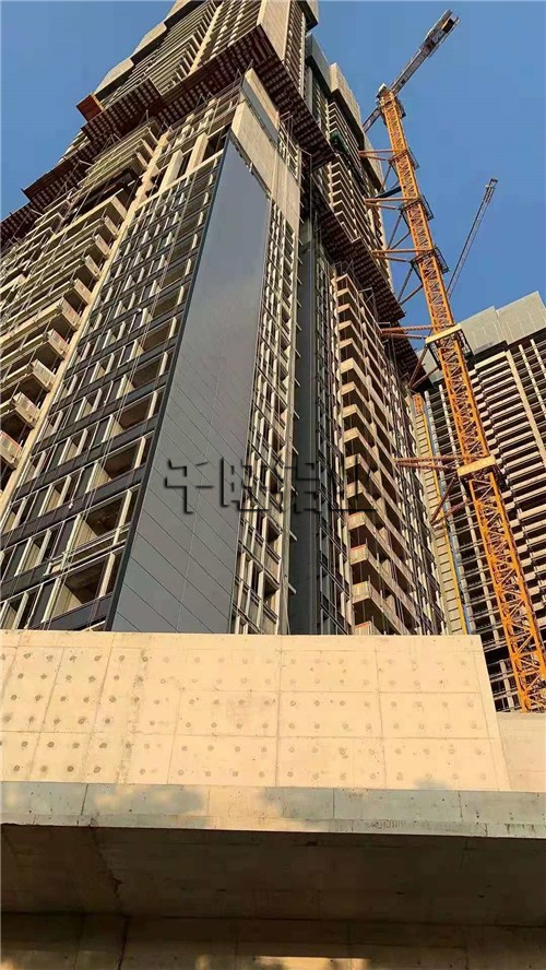 福建千旺建材公司告诉您快速选择优质的石纹铝单板