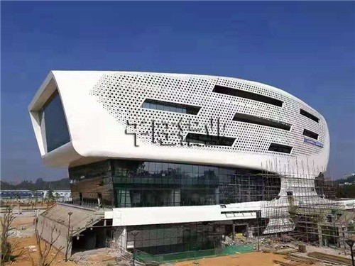 为何选择拉丝铝单板要选对大制造厂家