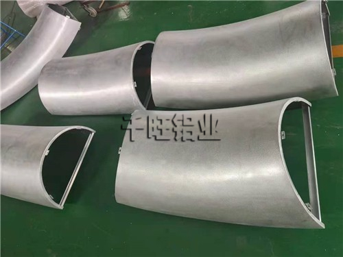 告诉你怎样挑选一个优质的氟碳铝单板企业