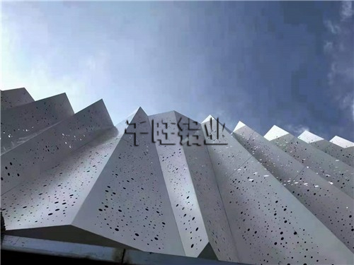 浙江千旺建材告诉您怎么选择到优质氟碳铝单板