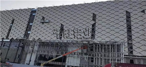 双曲铝单板厂家什么品牌好？如何选出色双曲铝单板