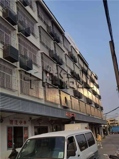 何故选择氟碳铝单板要找大生产厂家